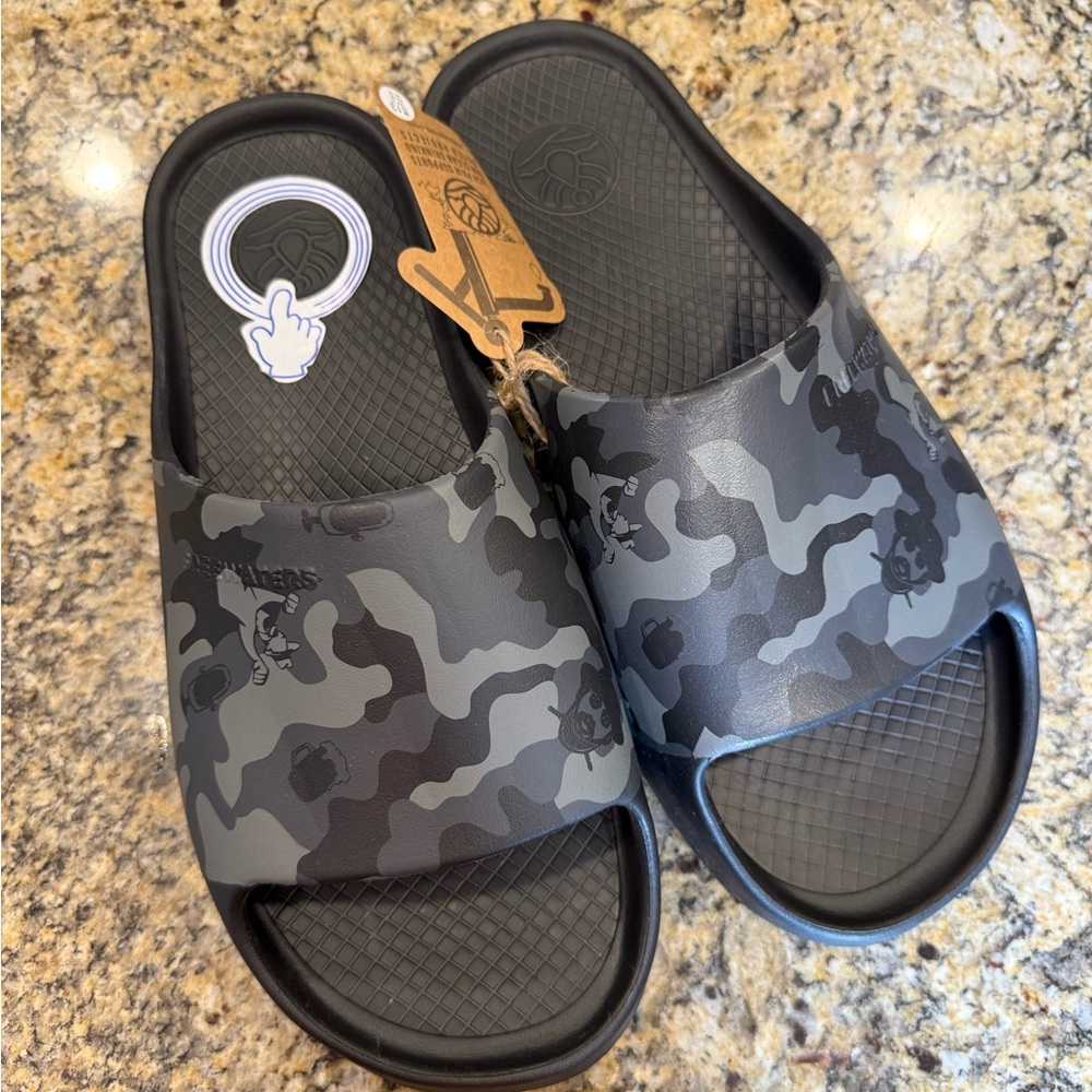 Men’s Freewater Camo Slides NWT